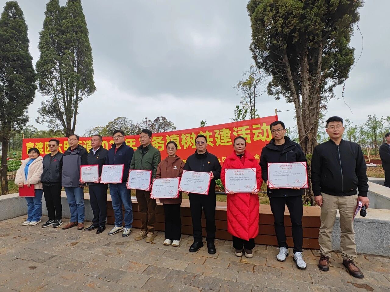 植绿践责任，同心筑家园｜海泰财务参与六甲街道义务植树活动