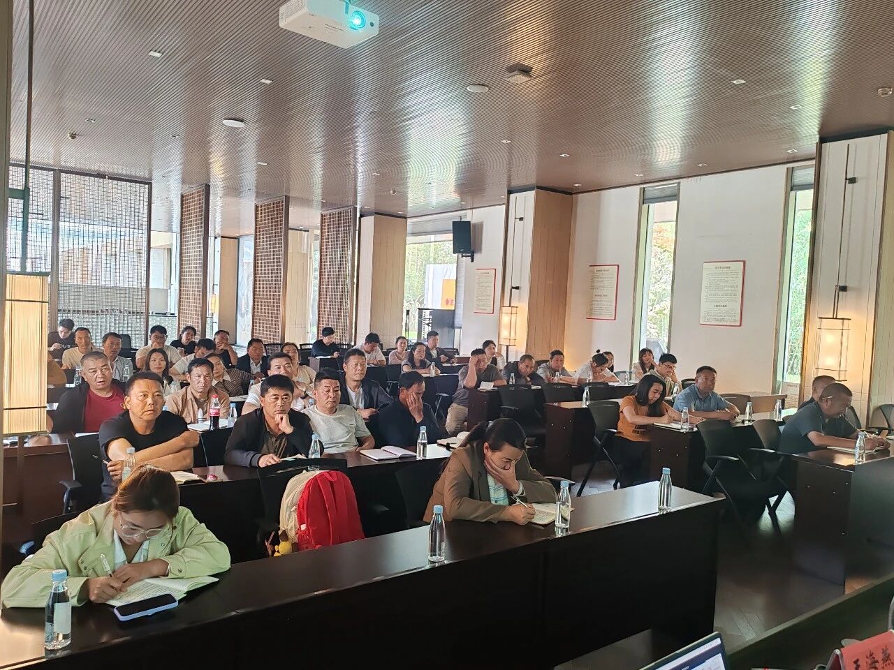 聚焦三资规范管理 | 海泰财务助力小哨街道开展专项培训，筑牢基层财务 “防火墙”